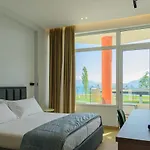 Hotel Palm Side *