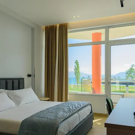Hotel Palm Side *