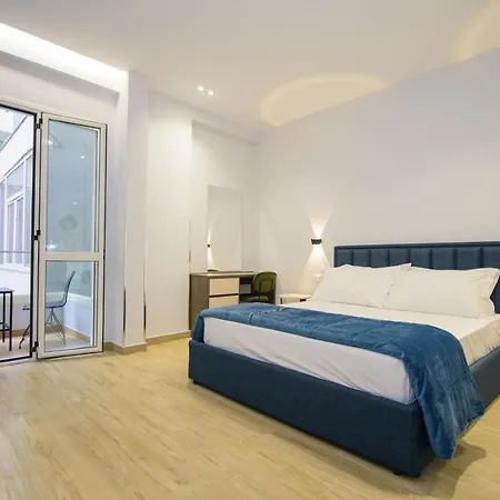 Palm Side Hotel