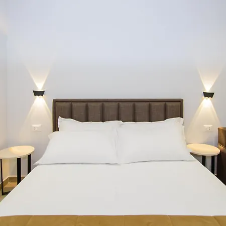 Hotel Palm Side *