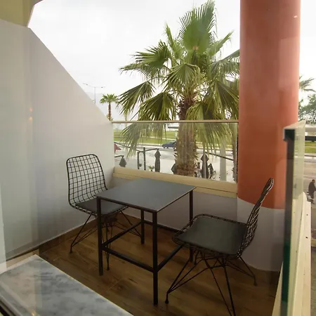 Hotel Palm Side *